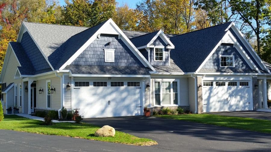 Brook Forest Path townhome exterior and landscaping